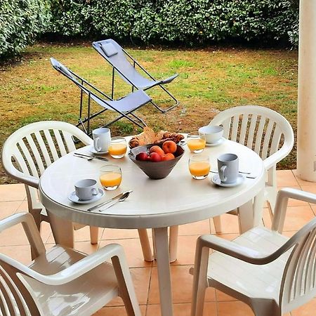 Chez Ced Et Laeti, Appartement Prive Avec Jardin Et Terrasse Dans Residence L'Estuaire Muni D'Une Piscine Couverte Et Aire De Jeu, Linge De Lit Et De Salle D'Eau Ainsi Que Tele, Compris Dans Le Tarif Profitez A Fond De Notre Belle Region Le Verdon-sur-Mer Exterior foto