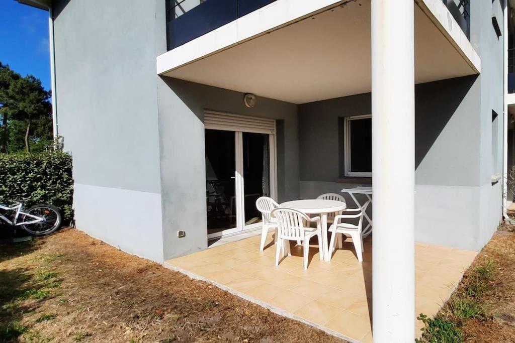 Chez Ced Et Laeti, Appartement Prive Avec Jardin Et Terrasse Dans Residence L'Estuaire Muni D'Une Piscine Couverte Et Aire De Jeu, Linge De Lit Et De Salle D'Eau Ainsi Que Tele, Compris Dans Le Tarif Profitez A Fond De Notre Belle Region Le Verdon-sur-Mer Exterior foto